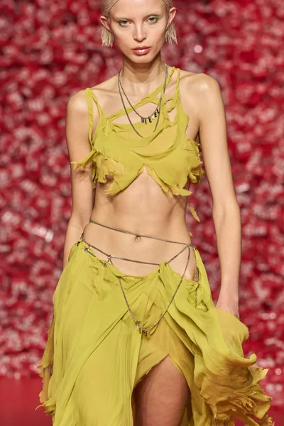 Look 74